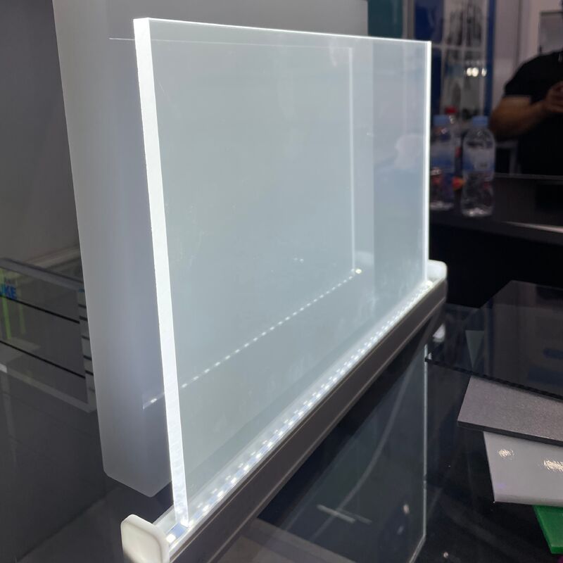 Pannello guida luce in acrilico trasparente con bordo in lamiera LGP ​​da 8 mm per una trasmissione uniforme della luce